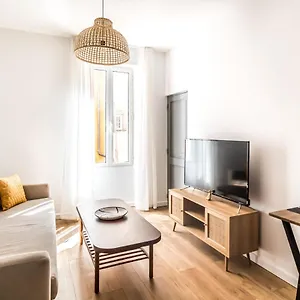 https://2-pices-neuf-au-pied-des-muses-wifi-parking-gratuit.fr-provencehotel.com