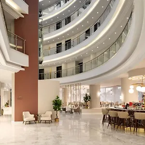 מלון Ramada By Wyndham Bucharest Airport ****